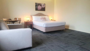 Hotel Cavalier, Wantirna South